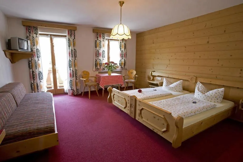 Landgasthof Kirchmayer Farchant 2*,