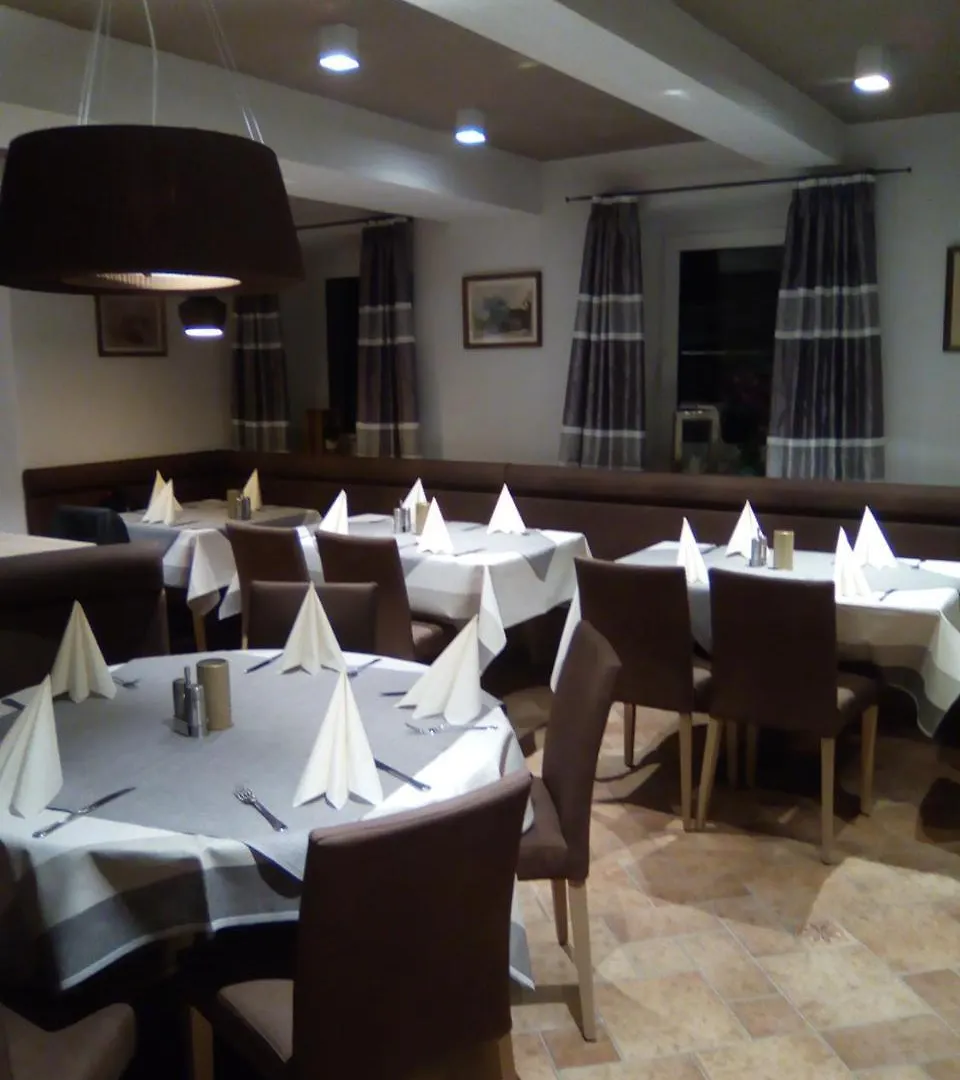 Landgasthof Kirchmayer Farchant Hotel